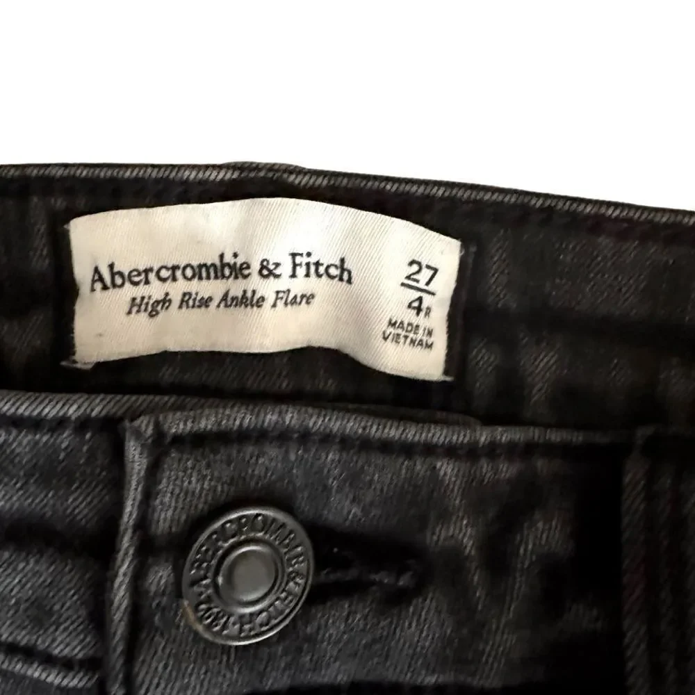 Abercrombie & Fitch Black High Rise Ankle Flare Jeans. Size 27/4